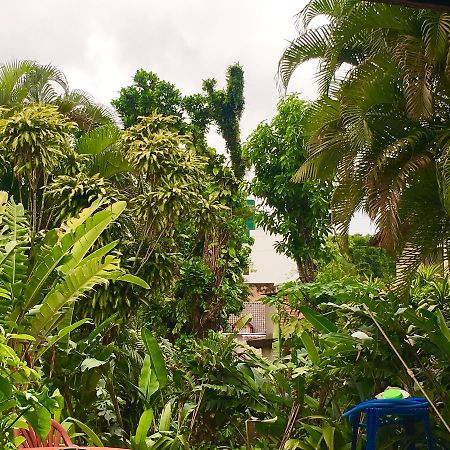 Garden Stone Hostel Puerto Iguazu Exterior photo