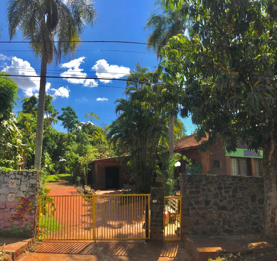 Garden Stone Hostel Puerto Iguazu Exterior photo